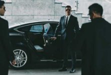 保鏢兼司機(jī)一個(gè)月多少錢(qián)？（保鏢的收入）